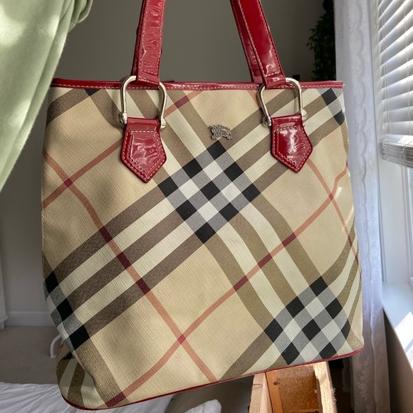 Burberry Handbags - Burberry Purse